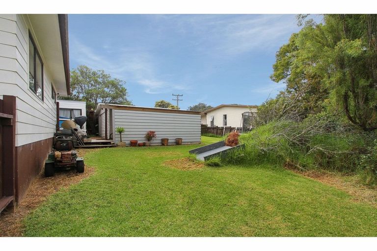 Photo of property in 32 Hiwihau Place, Glenfield, Auckland, 0629