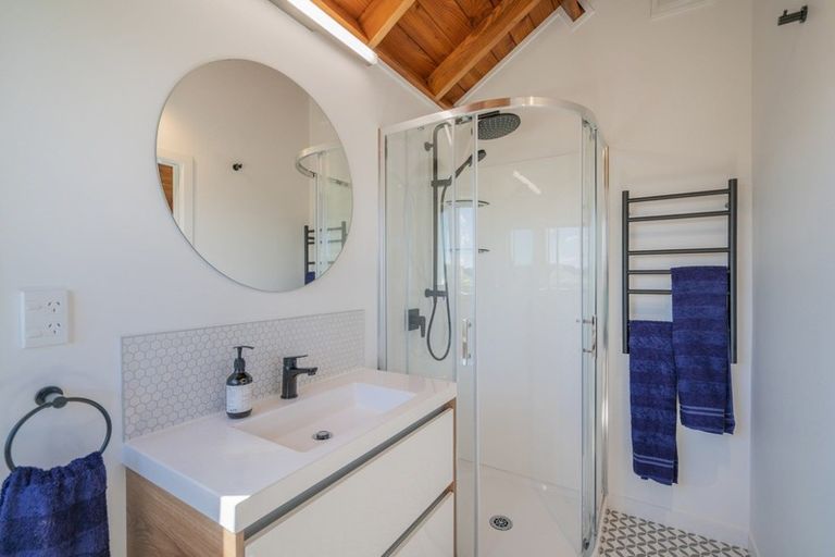 Photo of property in 111 Centennial Drive, Whitianga, 3510