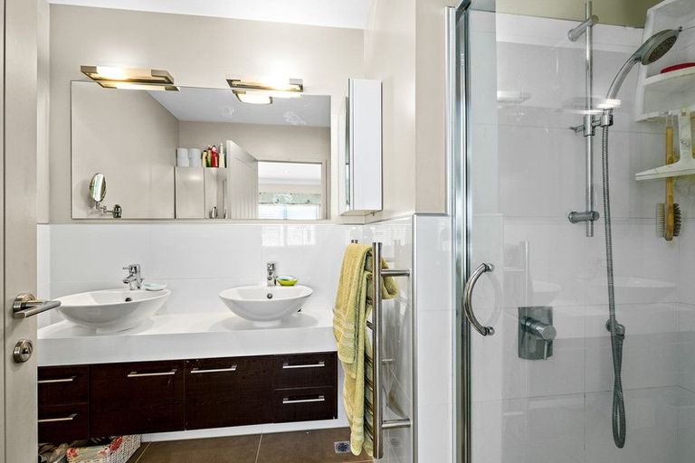 Photo of property in 5 Eaves Bush Parade, Orewa, 0931