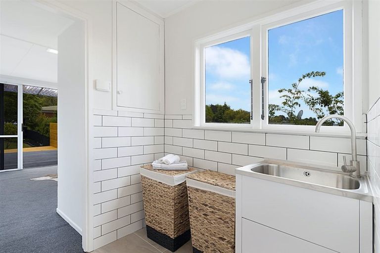 Photo of property in 60 Hilling Street, Titirangi, Auckland, 0604