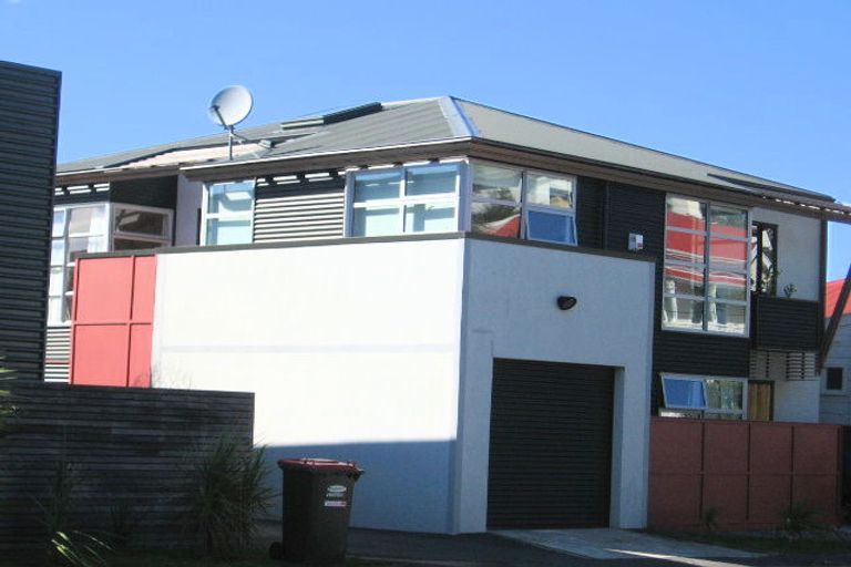 Photo of property in 4 Farm Road, Northland, Wellington, 6012