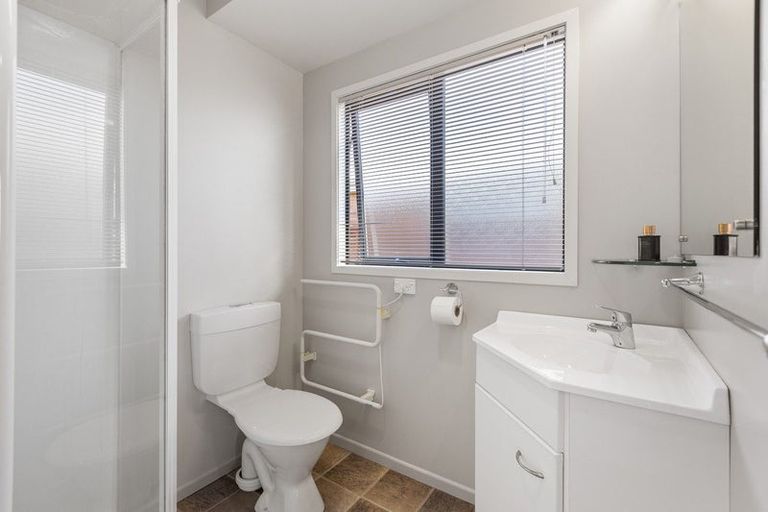 Photo of property in 22 Truby King Street, Merrilands, New Plymouth, 4312