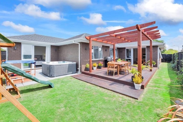 Photo of property in 157 Harbourside Drive, Karaka, Papakura, 2113