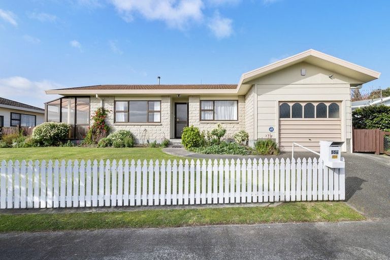 Photo of property in 55b Chatsworth Place, Highbury, Palmerston North, 4412