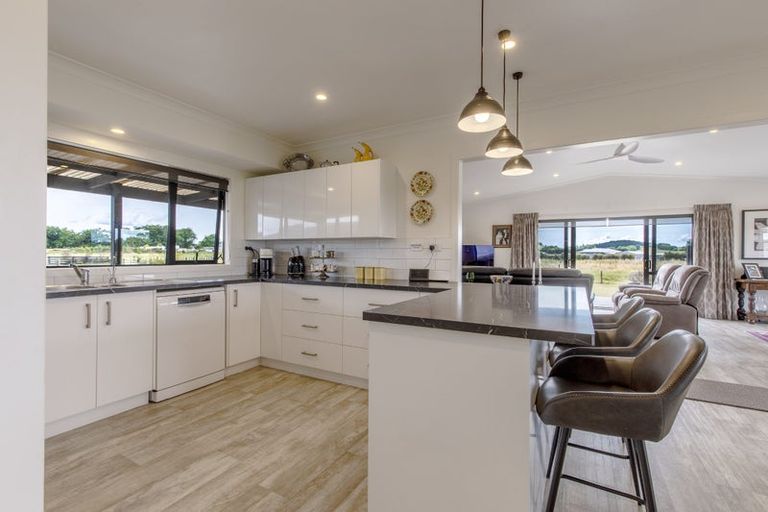 Photo of property in 1 Elm Place, Waipukurau, 4284
