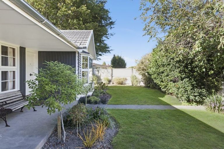 Photo of property in 1/306 Avonhead Road, Avonhead, Christchurch, 8042