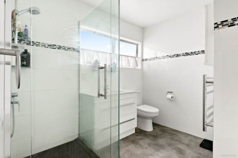 Photo of property in 4 De Thiery Place, Pakuranga Heights, Auckland, 2010