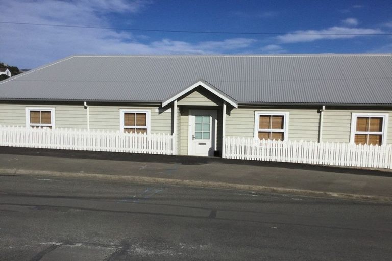 Photo of property in 66 Oxford Street, Lyttelton, 8082