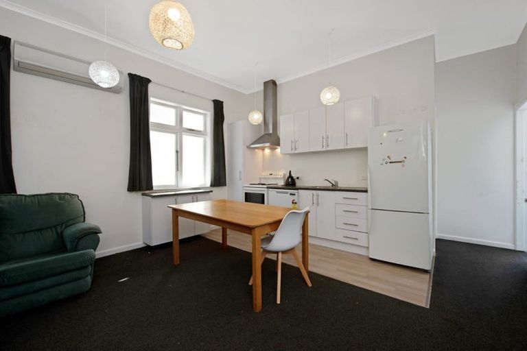 Photo of property in 262 The Terrace, Te Aro, Wellington, 6011