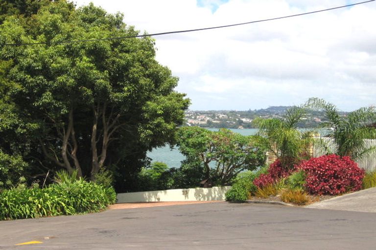 Photo of property in 23 Bridge View Road, Birkenhead, Auckland, 0626