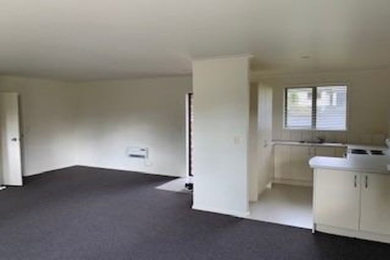 Photo of property in 6 Claywest Place, Glen Eden, Auckland, 0602