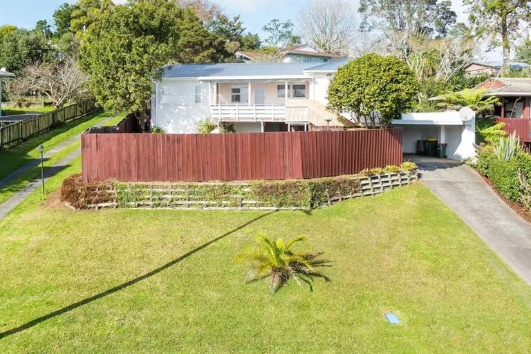 Photo of property in 24 Waverley Avenue, Glenfield, Auckland, 0629