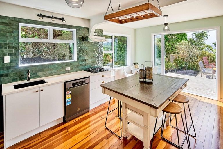 Photo of property in 10 Monowai Road, Johnsonville, Wellington, 6037