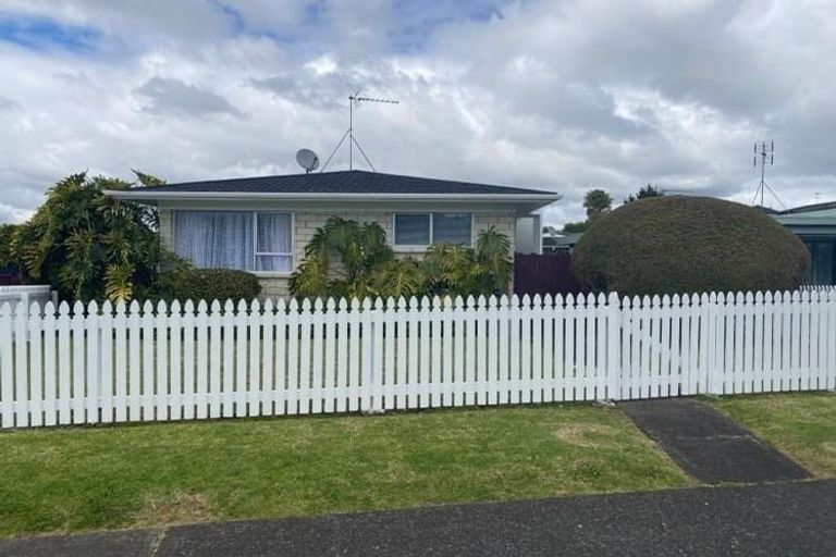 Photo of property in 1/10 Himalaya Drive, Half Moon Bay, Auckland, 2012