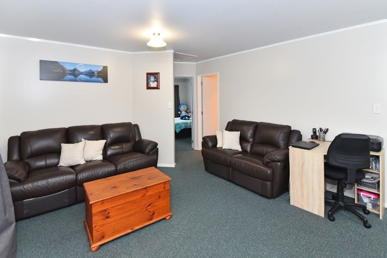 Photo of property in 10b Lane Road, Weymouth, Auckland, 2103