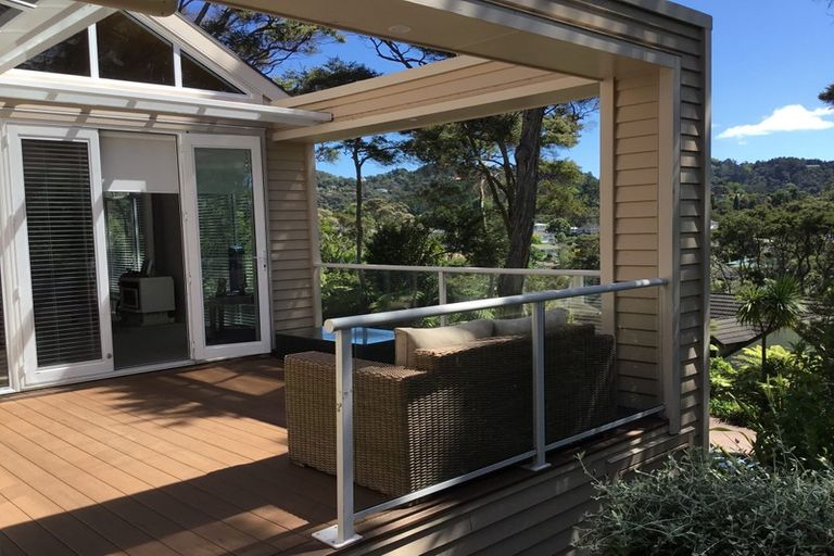 Photo of property in 21 Woodfern Crescent, Titirangi, Auckland, 0604