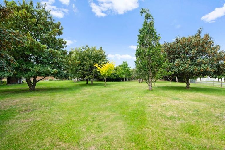 Photo of property in 74 Waimakariri Road, Harewood, Christchurch, 8051