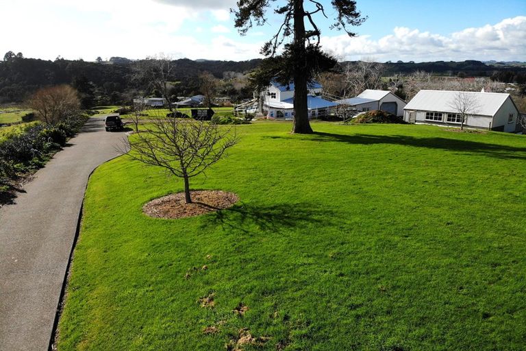 Photo of property in 33 Osbaldiston Lane, Kaukapakapa, 0873