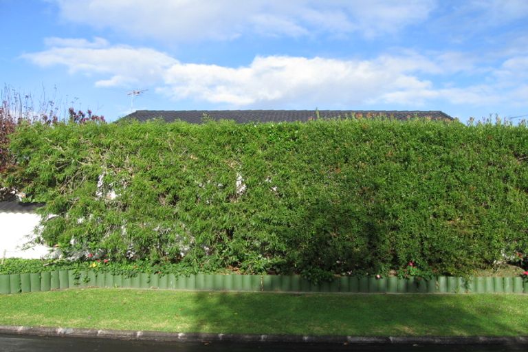 Photo of property in 2/3 Nimrod Place, Half Moon Bay, Auckland, 2012