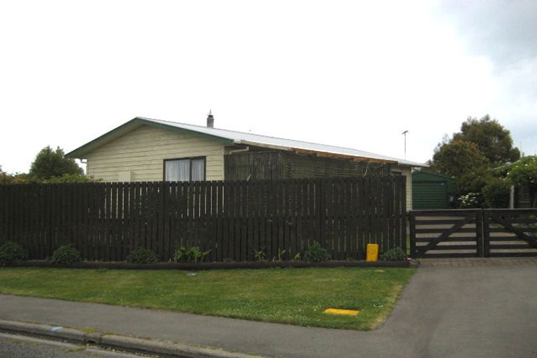 Photo of property in 22 Seadown Crescent, Amberley, 7410