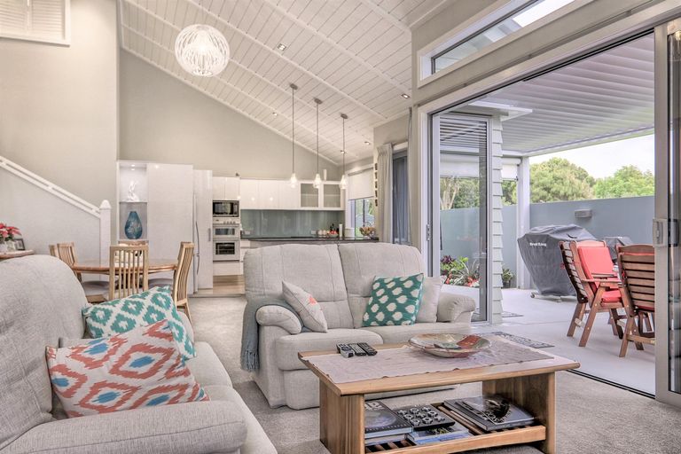 Photo of property in 7 Ian Place, Waihi Beach, 3611