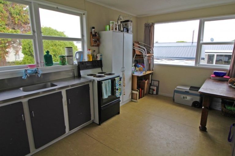 Photo of property in 2 Ward Place, Richmond Heights, Taupo, 3330