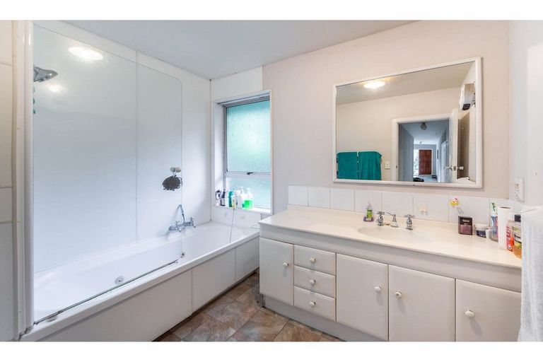 Photo of property in 24a Valley Road, Cashmere, Christchurch, 8022