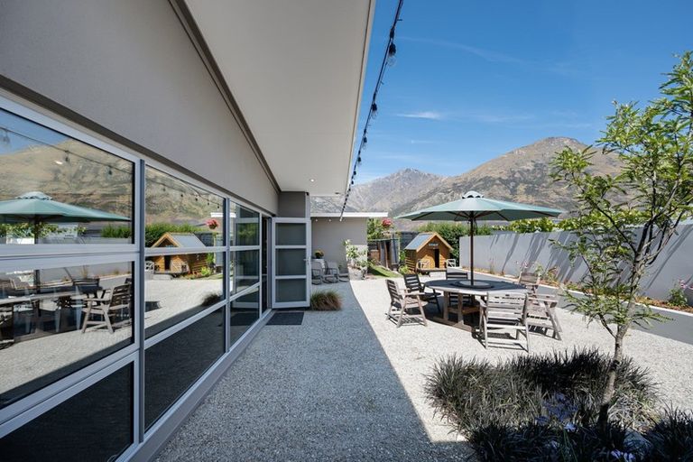 Photo of property in 52 Sylvan Street, Lake Hayes, Queenstown, 9304