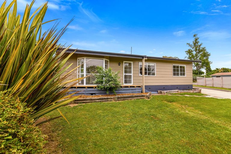 Photo of property in 14 Cypress Place, Owhata, Rotorua, 3010