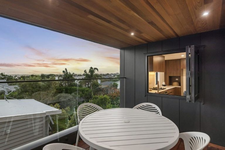 Photo of property in 16b Egremont Street, Belmont, Auckland, 0622