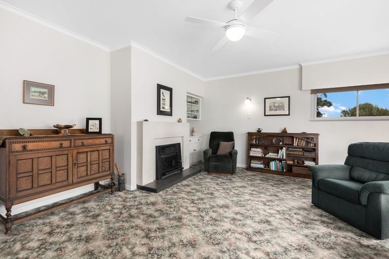 Photo of property in 4 Mana View Road, Paremata, Porirua, 5026