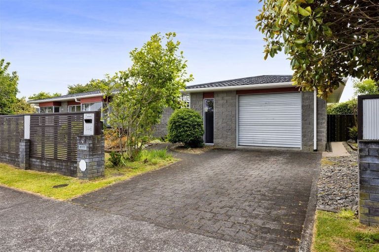 Photo of property in 146 Heta Road, Highlands Park, New Plymouth, 4312