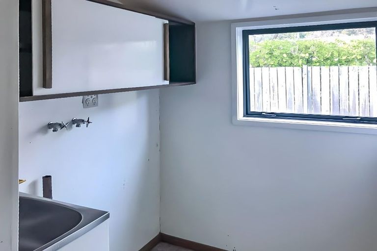 Photo of property in 2a Pitoitoi Road, Days Bay, Lower Hutt, 5013