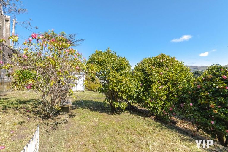 Photo of property in 102 Helston Road, Paparangi, Wellington, 6037