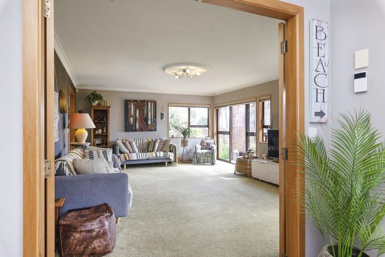 Photo of property in 71 Huia Street, Waikanae, 5036