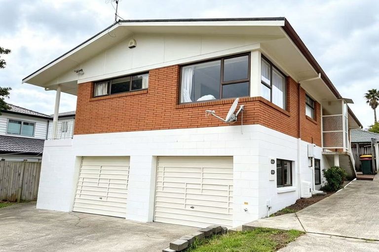 Photo of property in 144 Prince Regent Drive, Half Moon Bay, Auckland, 2012
