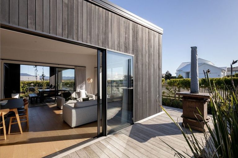 Photo of property in 22 Stingray Drive, Omokoroa, 3114