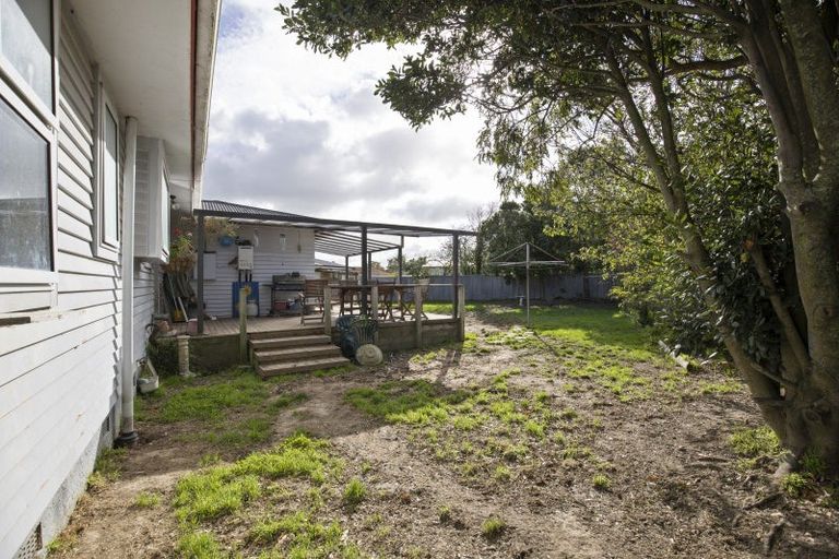 Photo of property in 8 Wairau Place, Kelvin Grove, Palmerston North, 4414