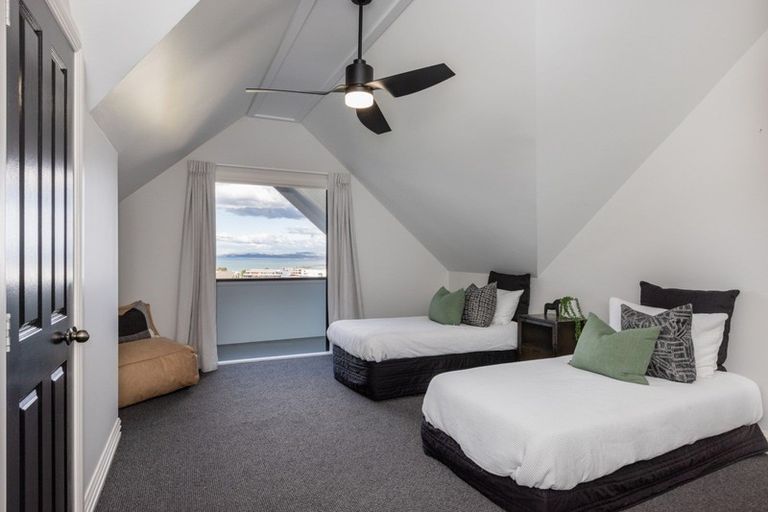 Photo of property in 10 Cobden Road, Bluff Hill, Napier, 4110