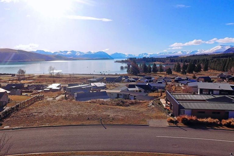 Photo of property in 2 Rankin Rise, Lake Tekapo, 7999