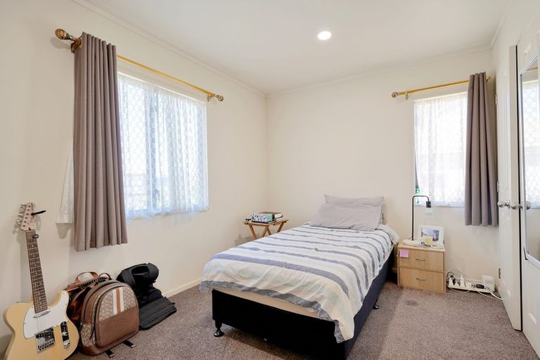 Photo of property in 29 Neta Grove, Henderson, Auckland, 0612