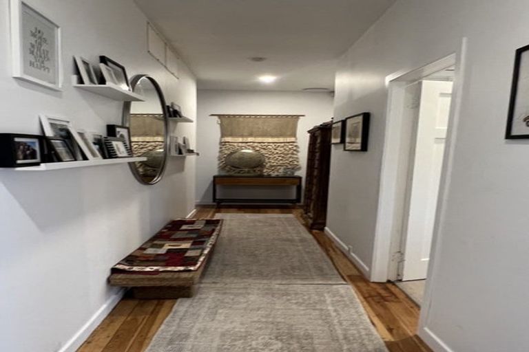 Photo of property in 2/40a Norwood Road, Bayswater, Auckland, 0622