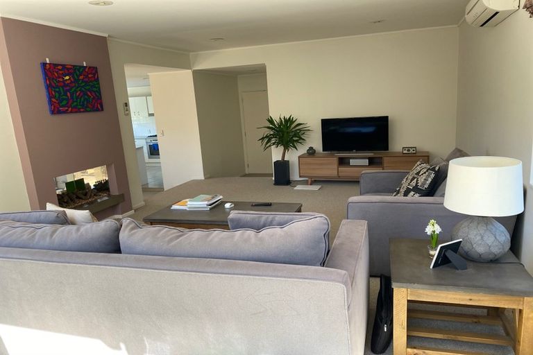 Photo of property in 4 Manu Place, Pinehill, Auckland, 0632