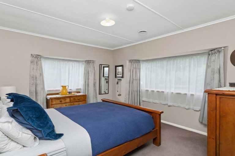 Photo of property in 27 Cross Street, Coalgate, 7673