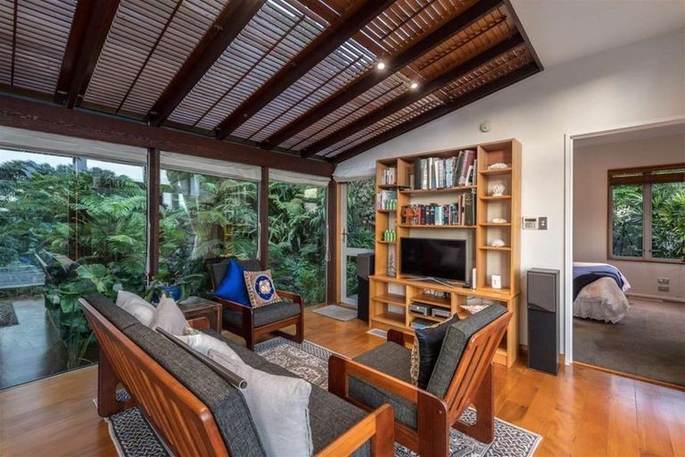 Photo of property in 11 Clifton Road, Browns Bay, Auckland, 0630