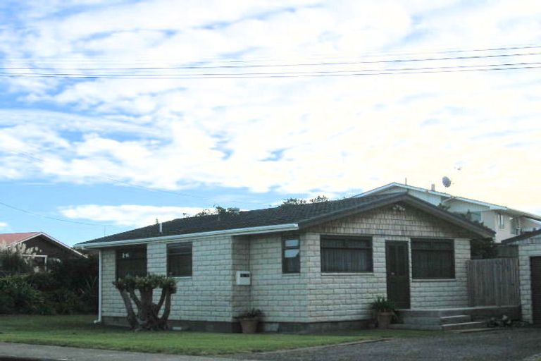 Photo of property in 35 Babbacombe Avenue, Otaki Beach, Otaki, 5512