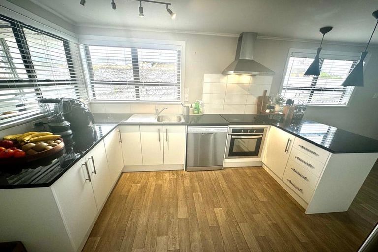 Photo of property in 18 Rosella Road, Mangere East, Auckland, 2024