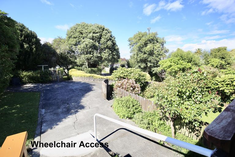 Photo of property in 13 Wallis Street, Raglan, 3225