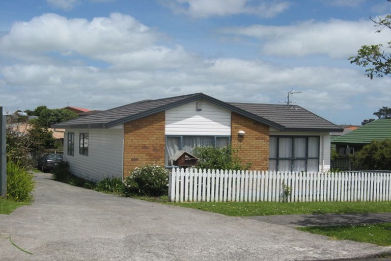 Photo of property in 6 Wai Iti Place, Clendon Park, Auckland, 2103