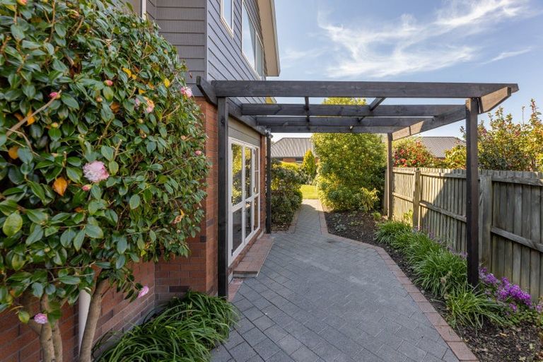 Photo of property in 16 Patricia Place, Harewood, Christchurch, 8051